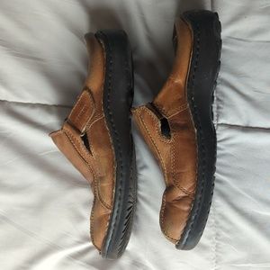 Brown Leather Skechers covered sandals 8